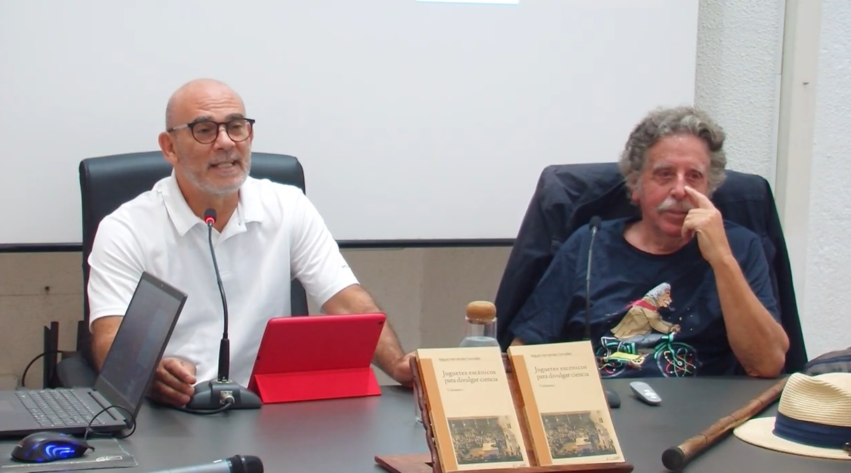Presentación del libro «Juguetes escénicos para divulgar la Ciencia», de Miguel  Hernández (24/09/2025)