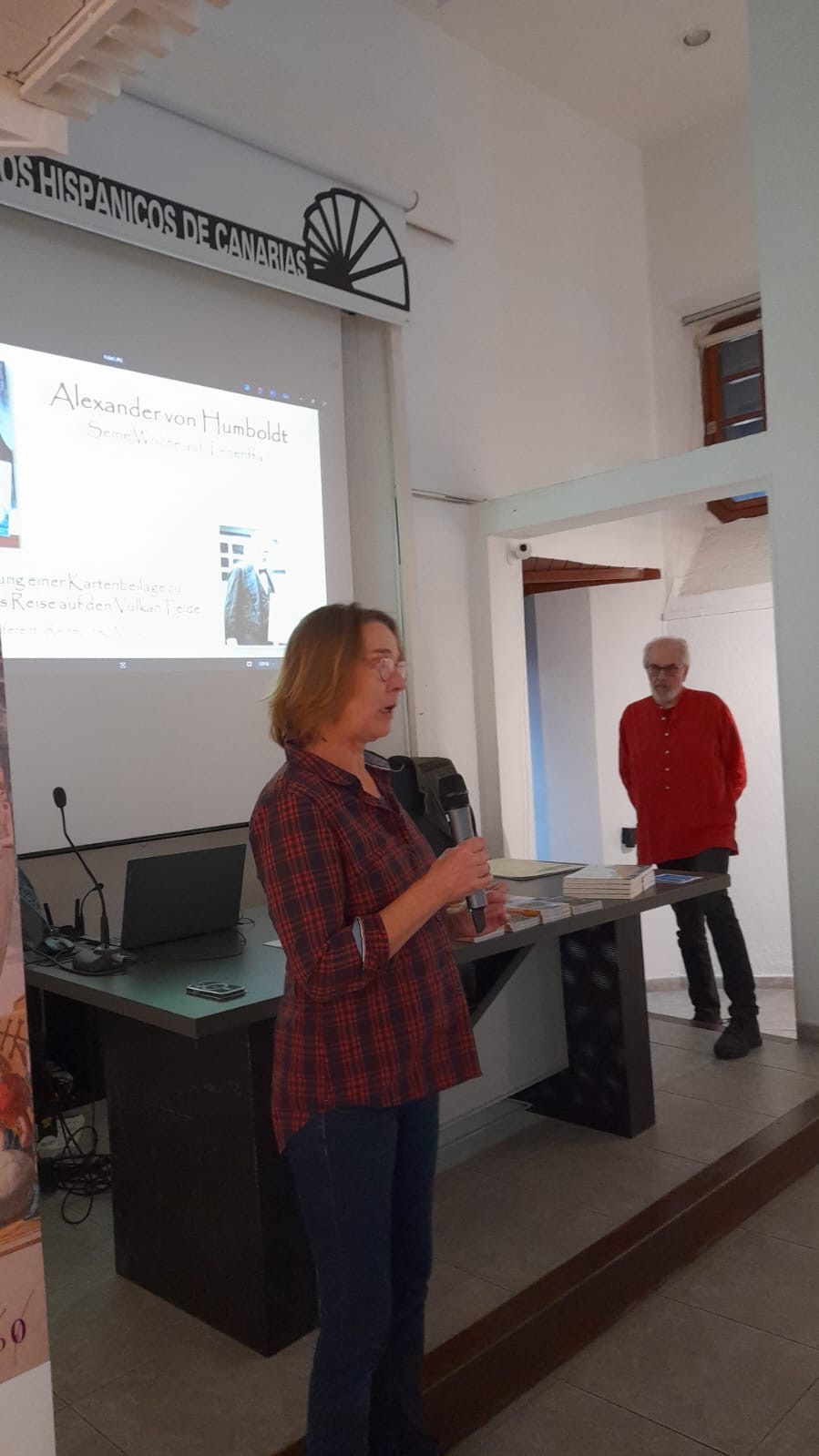 Conferencia «El camino de Humboldt en un mapa», por Reinhold Mengel, topógrafo. Organizada por la Editorial Zech. Exposición centrada en la representación cartográfica del itinerario de Humboldt (22/01/2025)